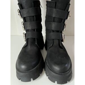 Steve Madden Roland black leather boots with large buckles. Size 9.
